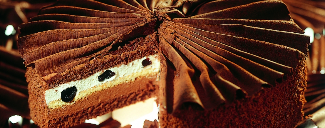 Bindi Black Forest Cake - Precut 